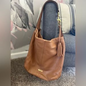 Tan classic Coach leather shoulder bag in amazing condition!